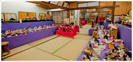 安藤人形店の雛人形展示