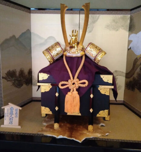 京都嵐山星のや京都】鷹の屏風で五月人形兜を展示| 雛人形・京雛・京 